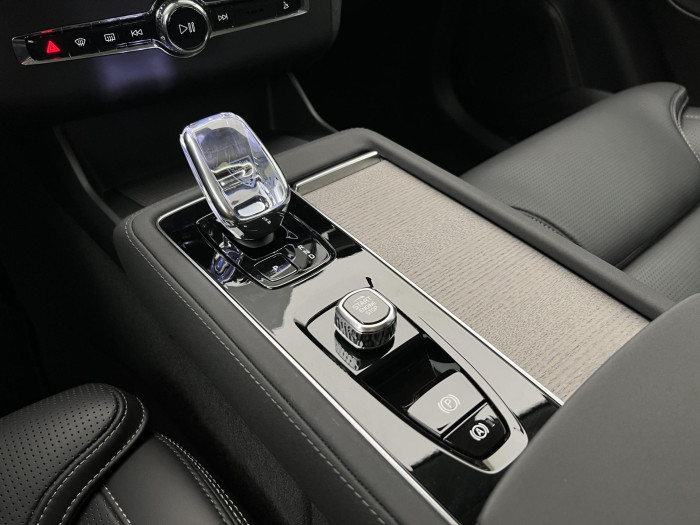 Volvo XC90 B5 AWD ULTRA BRIGHT 7MÍST CZ