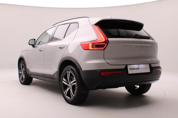 Volvo XC40 B4 DARK PLUS AUT CZ