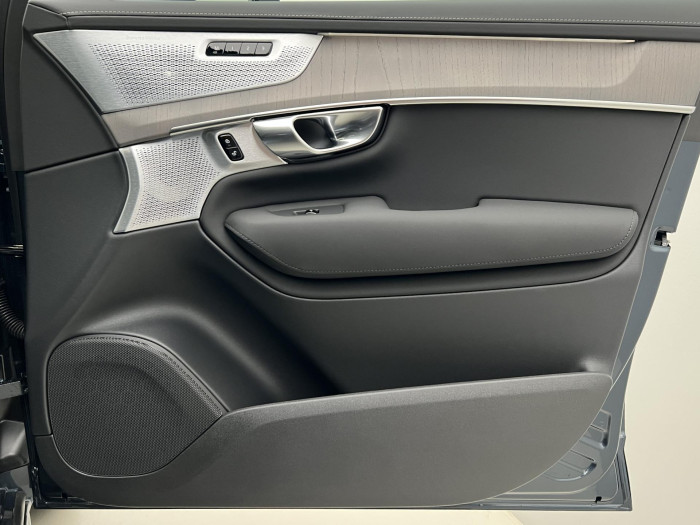 Volvo XC90 T8 AWD RECHARGE DARK ULTRA AUT