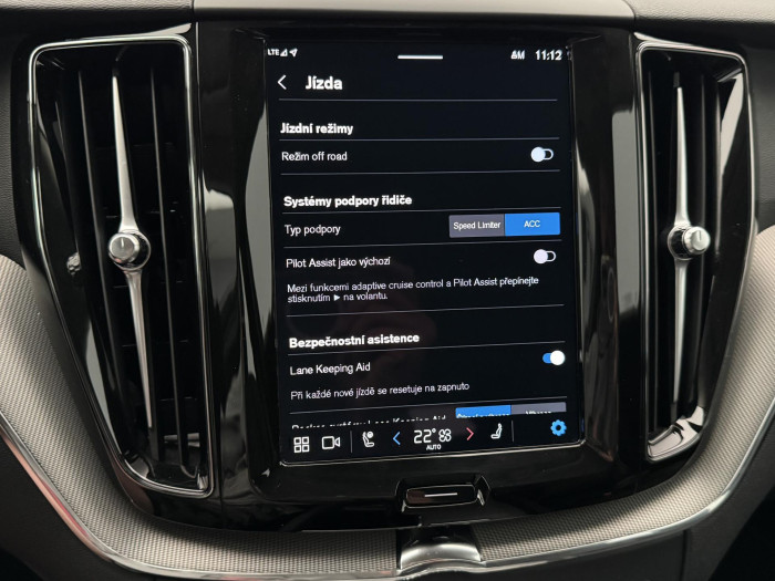 Volvo XC60 B4 AWD PLUS DARK CZ 1.maj