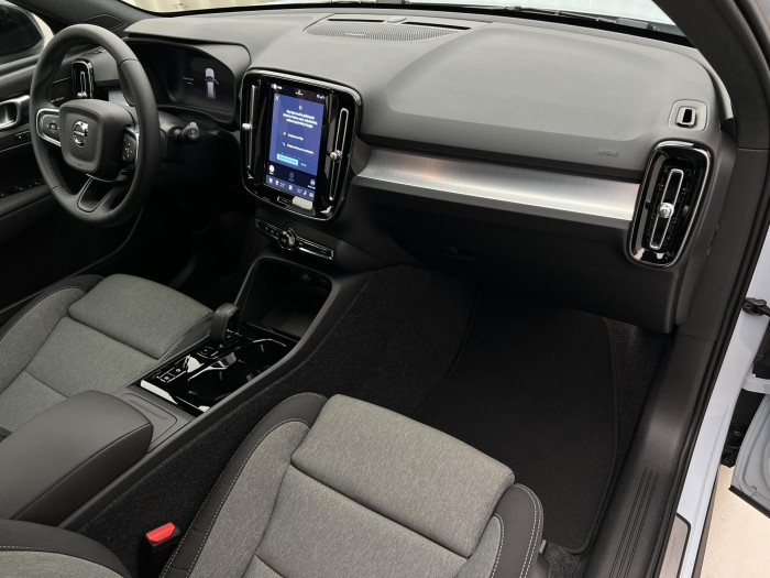 Volvo XC40 B3 DARK PLUS AUT