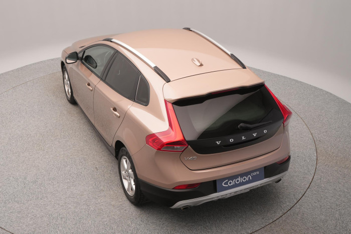 Volvo V40 CC D3 MOMENTUM AUT CZ 1.maj 2.0 d CC CC Momentum