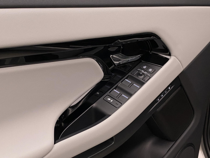 Land Rover Range Rover Evoque D200 DYNAMIC SE REZERVACE 2.0 d Dynamic SE