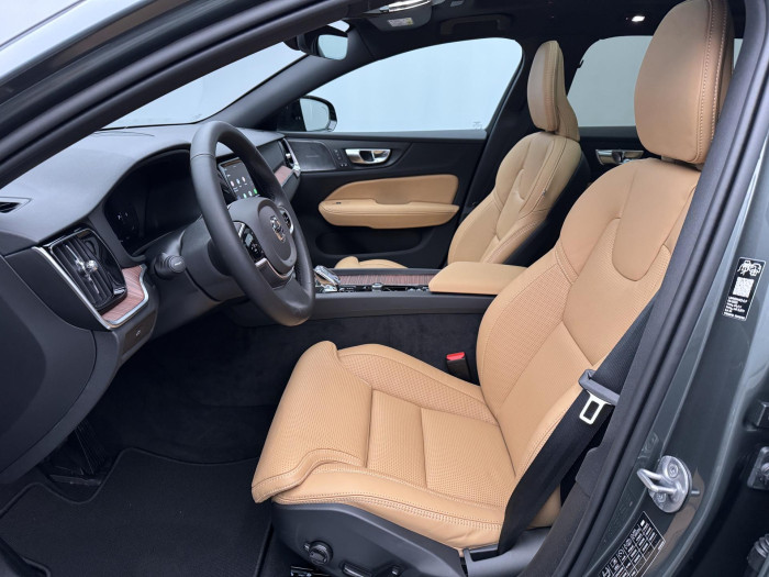 Volvo V60 B4 AUT DARK PLUS