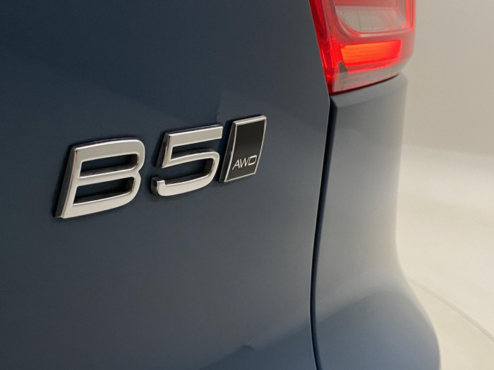 Volvo XC40 B5 AWD PLUS AUT REZERVACE