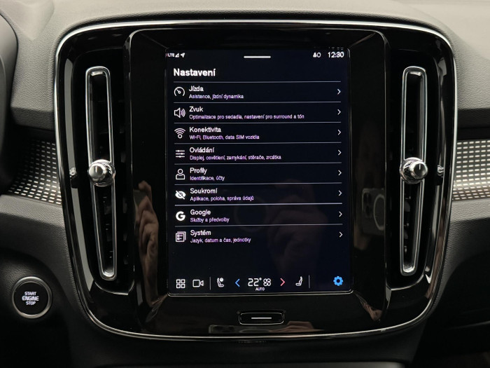 Volvo XC40 B3 DARK ULTRA CZ 1.maj