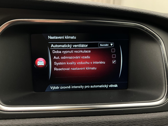 Volvo V40 D2 MOMENTUM 1.6 d Momentum