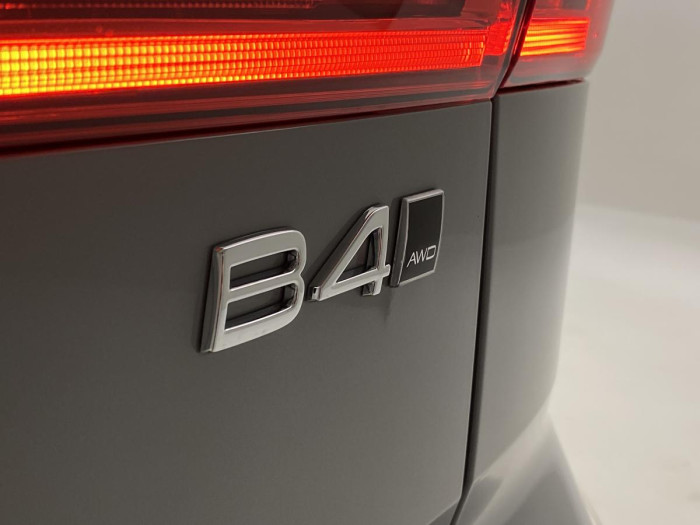 Volvo XC60 B4 AWD AUT DARK PLUS 2.0 Plus