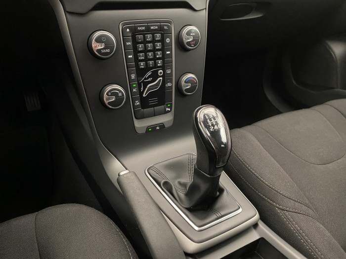 Volvo V40 D2 ES 2.0D 88kW TAŽNÉ 2.0 d d