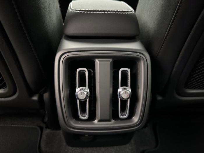 Volvo XC40 B3 AUT DARK PLUS