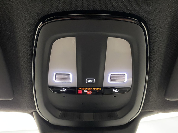 Volvo XC40 B3 DARK PLUS AUT CZ