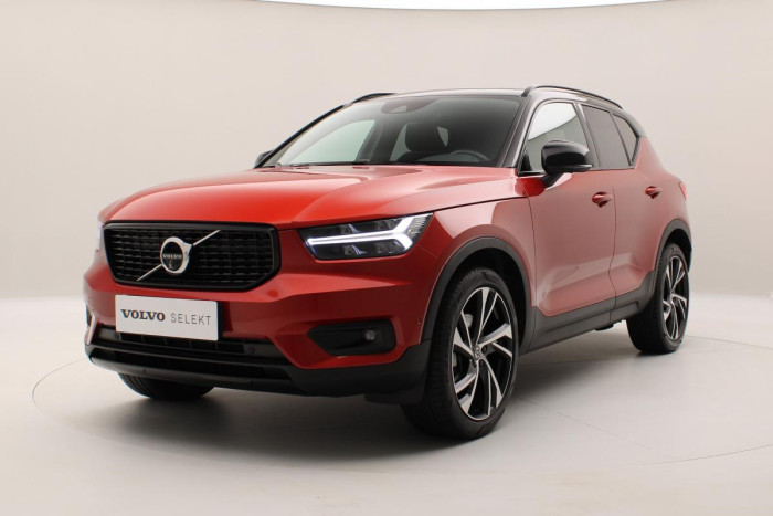Volvo XC40 B5 AWD R-DESIGN REZERVACE