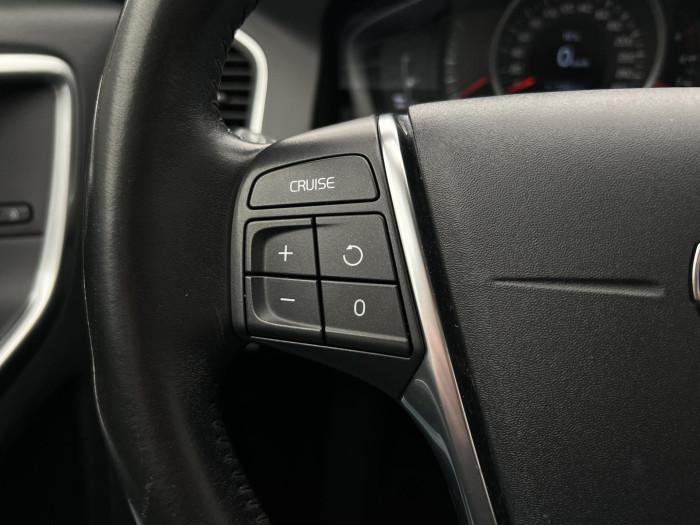 Volvo XC60 D4 AWD MOMENTUM AUT CZ 2.4 d Momentum