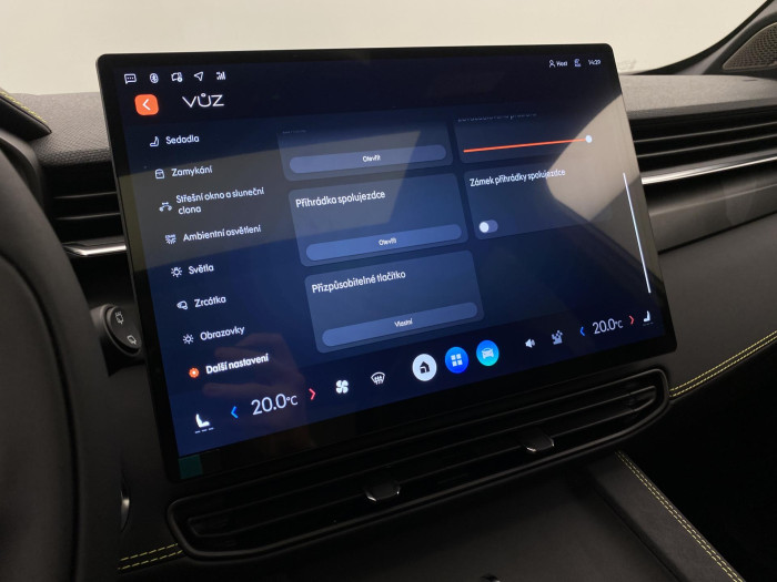 Lynk & Co 01 01 MORE PHEV