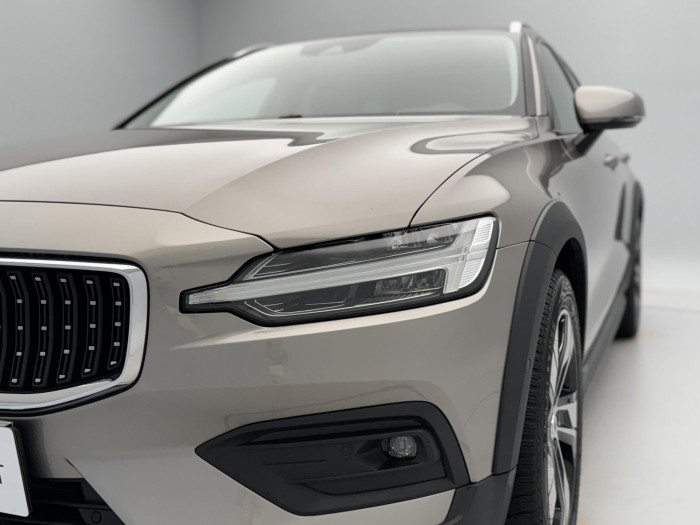 Volvo V60 CC B5 AWD PRO AUT CZ 2.0 CC CC
