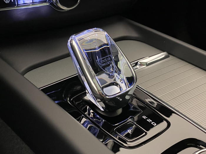 Volvo XC60 T6 AWD PLUG-IN DARK PLUS AUT