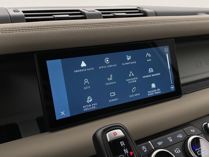 Land Rover Defender 110 P400 SE AWD AUT REZERVACE 3.0 SE