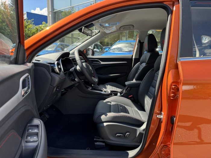 MG ZS EXCLUSIVE AUT. SKLADEM 1.0 Exclusive