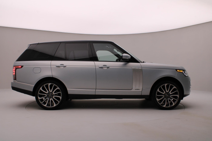 Land Rover Range Rover HYBRID AUTOBIOGRAPHY REZERVACE