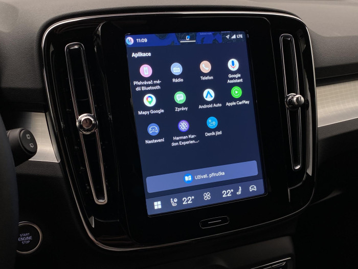 Volvo XC40 B3 DARK PLUS AUT CZ