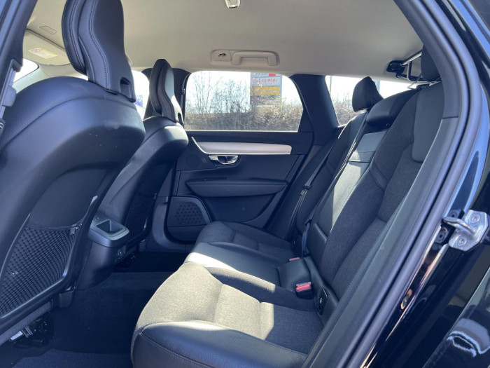 Volvo V90 CROSS COUNTRY B4 AWD Aut 1.maj