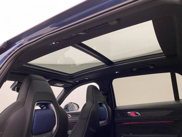 Lynk & Co 01 PHEV DCT AUT 1.maj REZERVACE