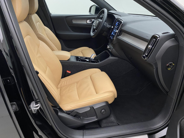 Volvo XC40 B4 AWD INSCRIPTION AUT CZ