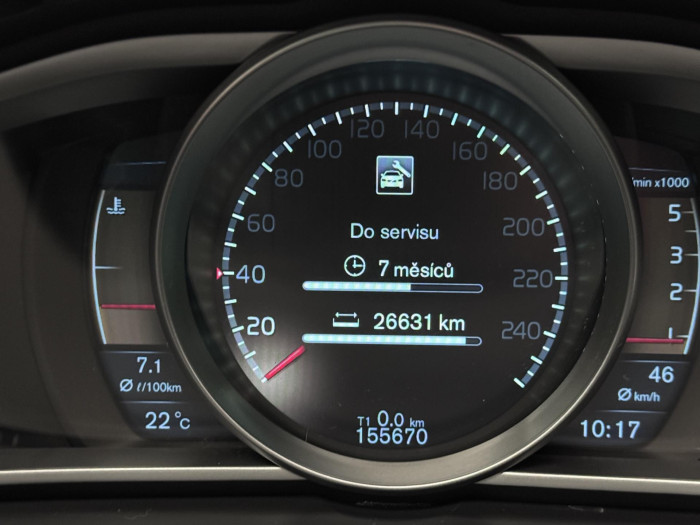 Volvo V40 CC D3 MOMENTUM AUT CZ 1.maj 2.0 d CC CC Momentum