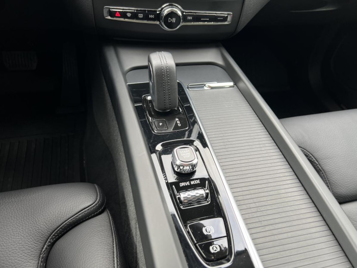 Volvo XC60 B4 MOMENTUM Aut 2.0 Momentum