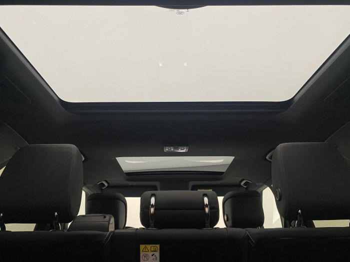 Land Rover Discovery D300 HSE AWD AUT 7míst 3.0 d