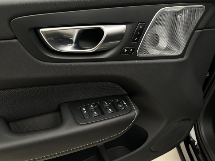 Volvo XC60 B5 AWD ULTRA BLACK EDITION AUT 2.0 Edition