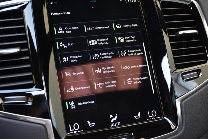 Volvo XC90 T8 AWD RECHARGE REZERVACE