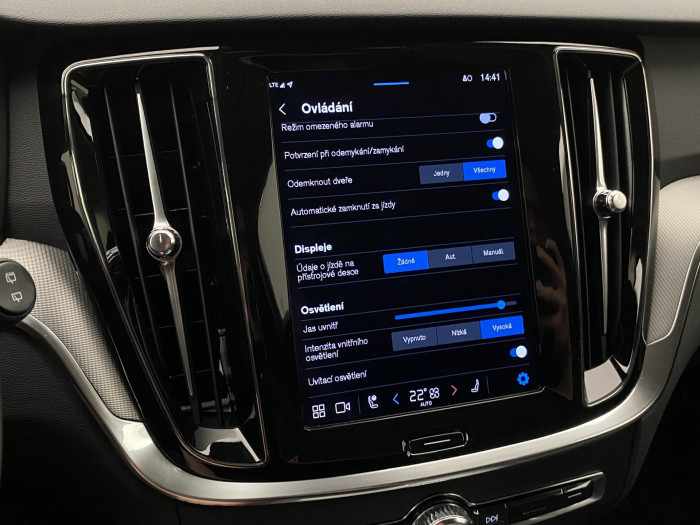 Volvo V60 B4 PLUS DARK AUT 1.maj
