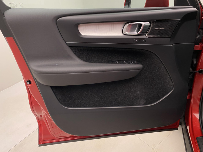 Volvo XC40 T4 MOMENTUM AUT CZ 2.0 Momentum