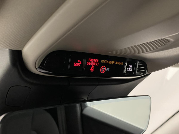 Volvo V60 B4 MOMENTUM AUT REZERVACE 2.0 Momentum