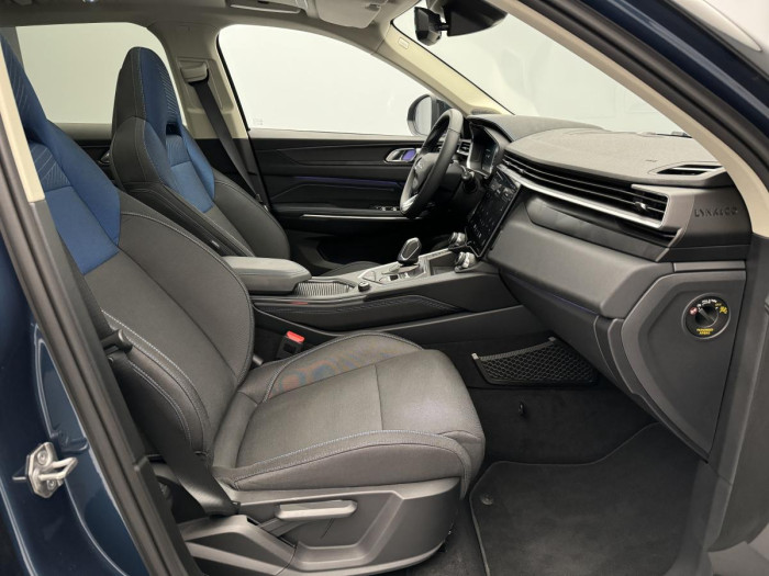 Lynk & Co 01 PHEV DCT AUT 1.maj. REZERVACE