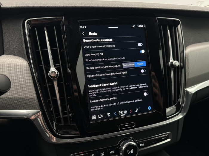 Volvo S90 T8 AWD RECHARGE AUT 1.maj.