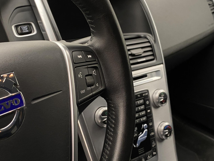 Volvo XC60 D5 AWD MOMENTUM CZ 2.4 d Momentum