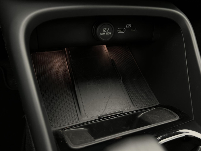 Volvo XC40 B3 ULTRA DARK AUT CZ