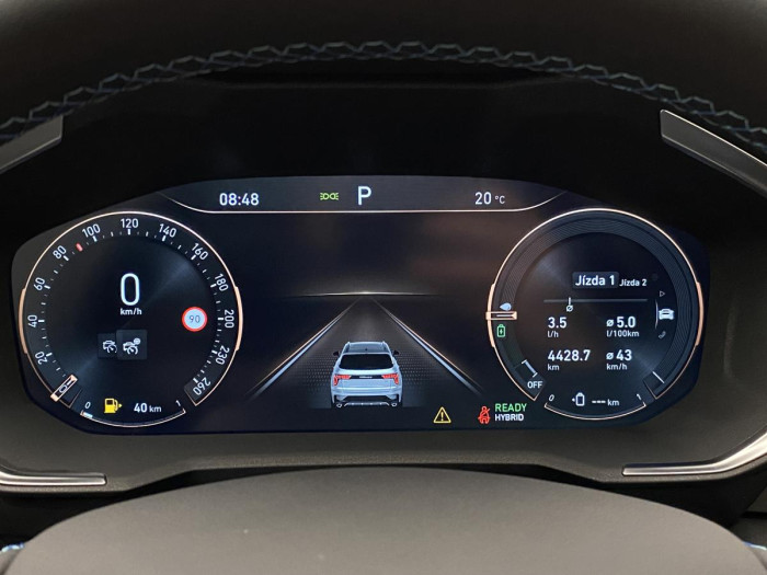 Lynk & Co 01 PHEV DCT AUT 1.maj. REZERVACE