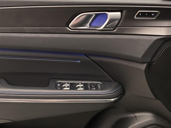 Lynk & Co 01 PHEV DCT AUT 1.maj. REZERVACE