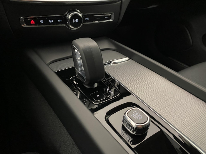 Volvo V60 B4 R-DESIGN AUT CZ