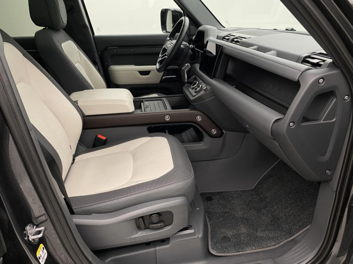 Land Rover Defender 110 D300 X-DYNAMIC HSE AWD 7m 3.0 d Dynamic