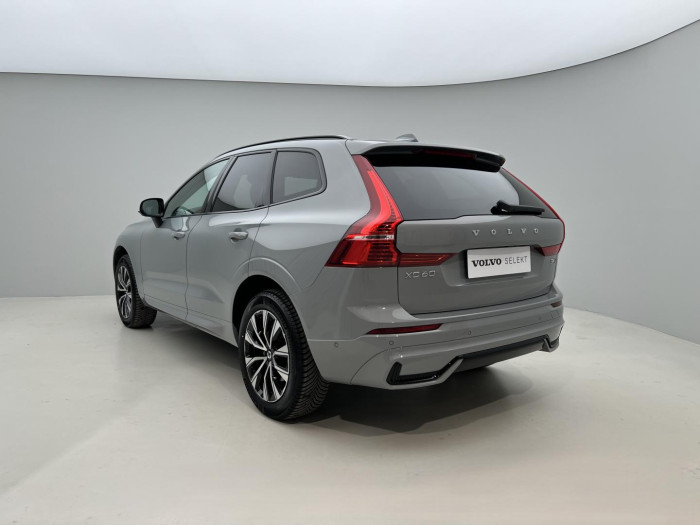 Volvo XC60 B4 AWD PLUS DARK Aut CZ