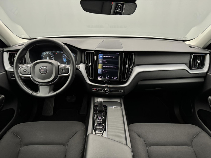 Volvo XC60 B4 AWD PLUS DARK AUT CZ