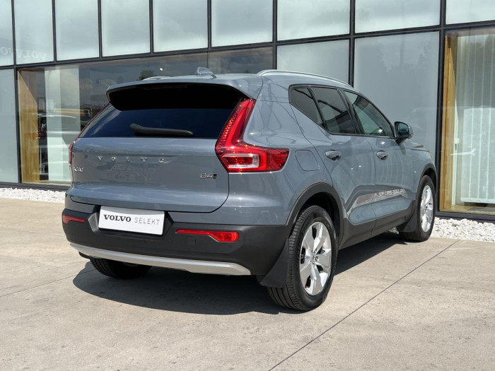 Volvo XC40 B4 AWD MOMENTUM Aut REZERVACE 2.0 Momentum