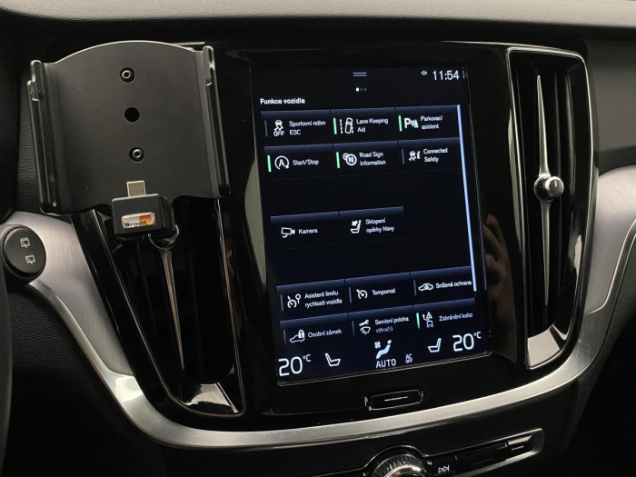 Volvo V60 D3 MOMENTUM AUT REZERVACE 2.0 d Momentum