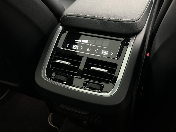 Volvo XC60 T4 R-DESIGN AUT