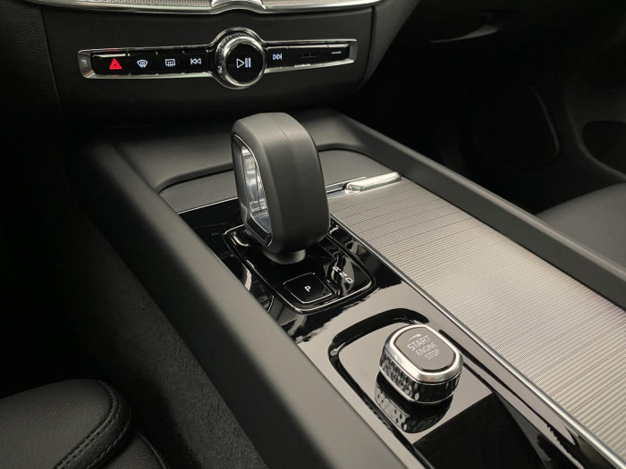 Volvo XC60 B4 AWD INSCRIPTION AUT