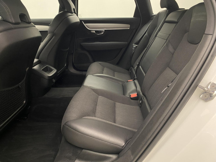 Volvo V90 B4 MOMENTUM AUT CZ 2.0 Momentum